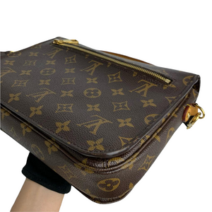 Pochette Metis Leather Monogram GHW