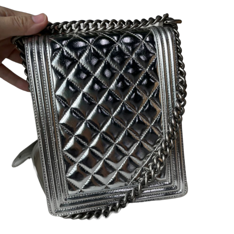 Vertical North South Boy Silver RHW