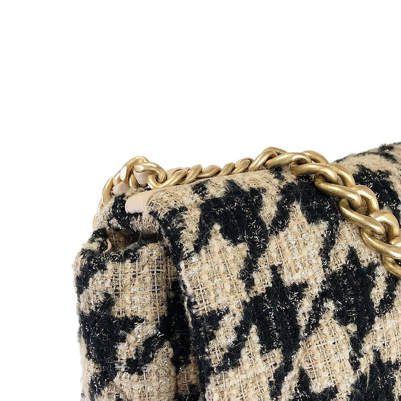 Chanel 19 Beige Black Houndstooth Tweed Flap Bag Large Maxi – Boutique  Patina