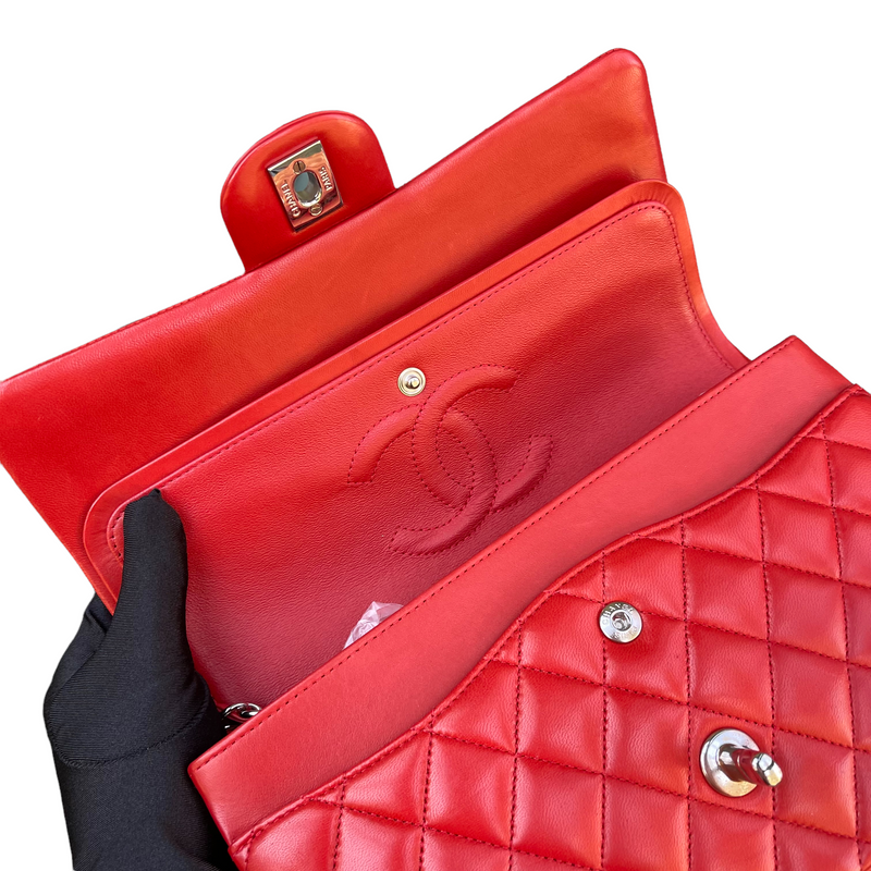 Classic Medium Flap Lambskin Flap Red SHW