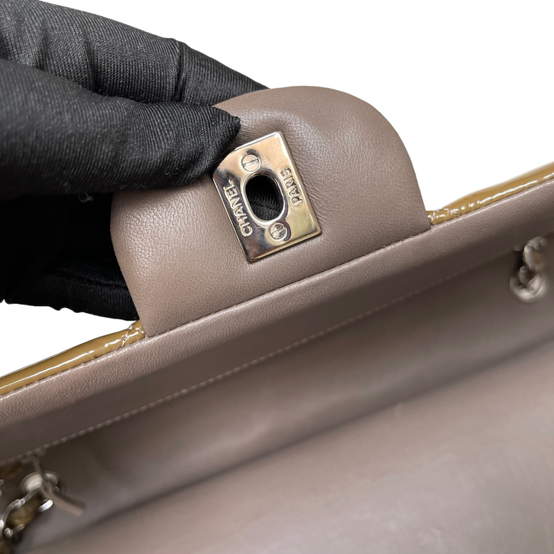 Jumbo Double Flap Patent Taupe SHW