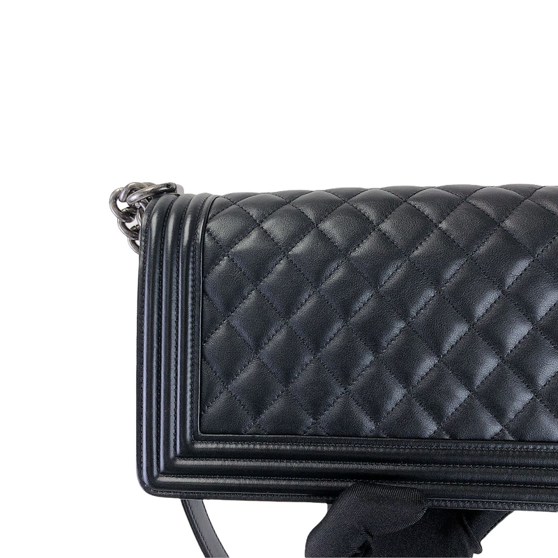 Boy Old Medium Calfskin Black RHW