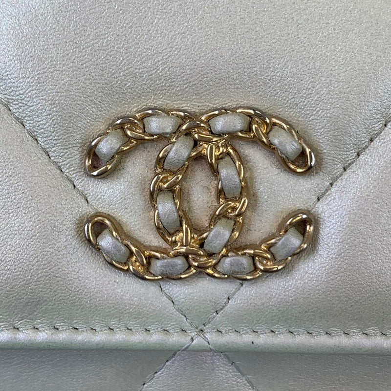 Chanel 19 Phone Pouch With Chain Iridescent White GHW