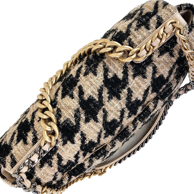 Maxi Chanel 19 Houndstooth Tweed 19K Beige Black Flap Bag