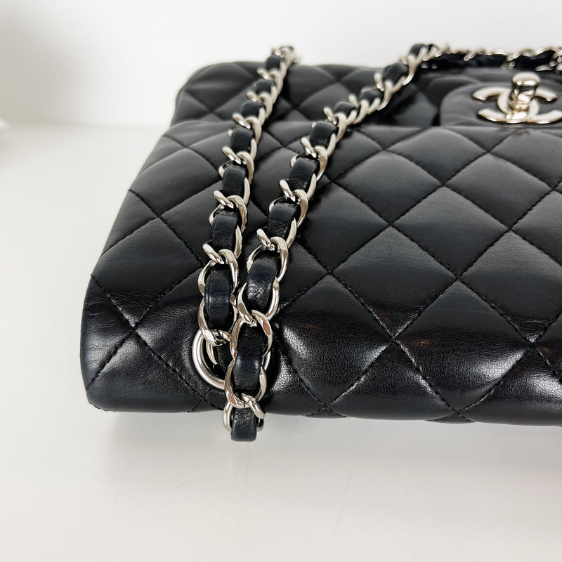 Classic Flap Medium Lambskin Black SHW