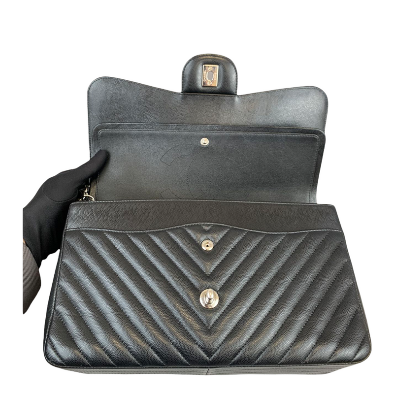 Classic Flap Jumbo Caviar Black Chevron SHW