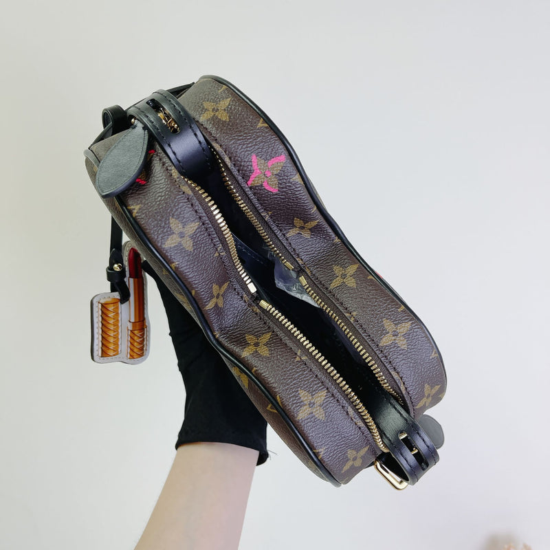 Fall In Love Sac Coeur Monogram