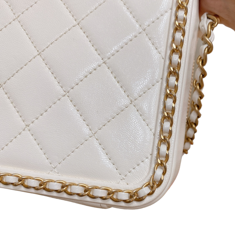 woc chanel white bag