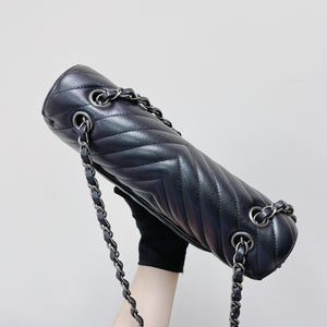 Classic Flap Medium Chevron Caviar Black RHW