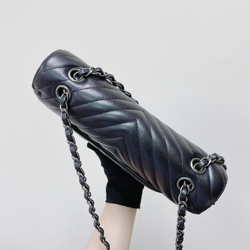 Classic Flap Medium Chevron Caviar Black RHW