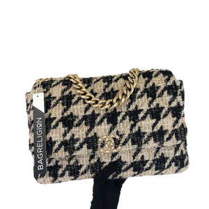 Maxi Chanel 19 Houndstooth Tweed 19K Beige Black Flap Bag