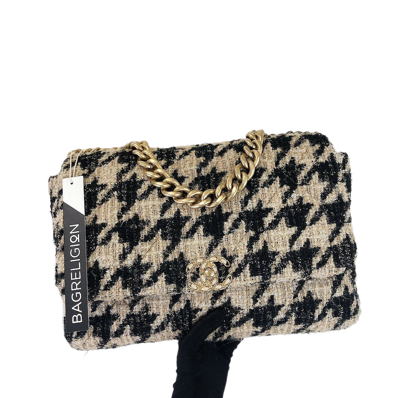 Chanel 19 Small Tweed Houndstooth Black Beige Mixed Hardware