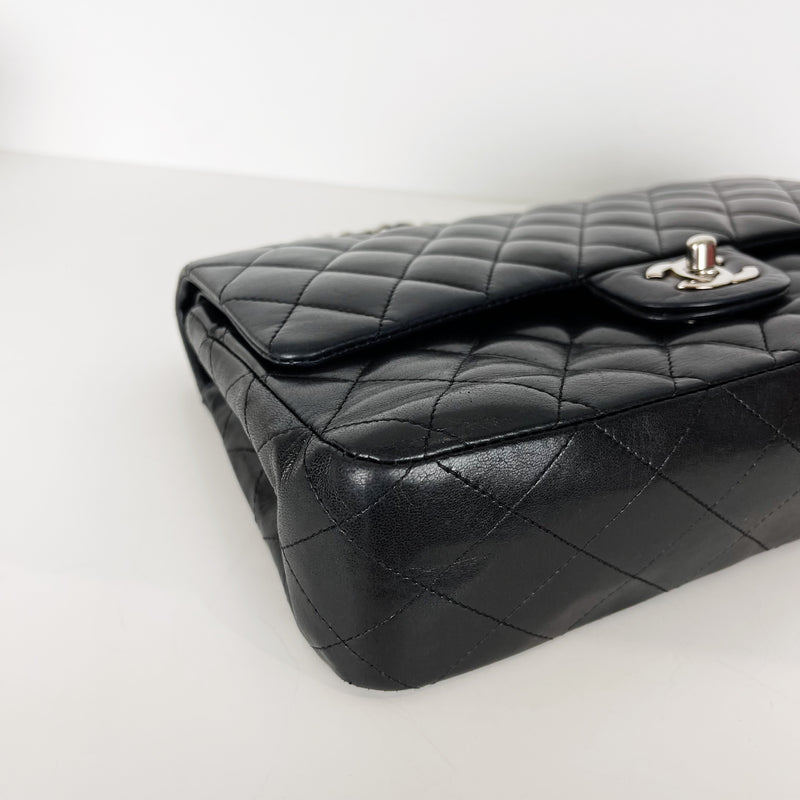 Classic Flap Medium Lambskin Black SHW