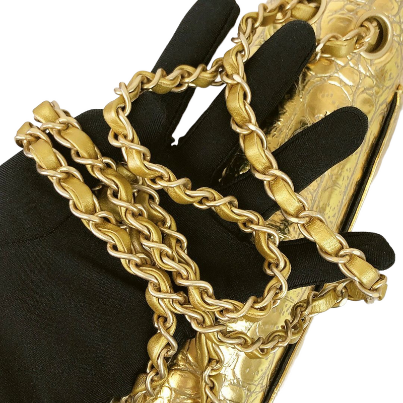 Embossed Calfskin Medium Classic Gold GHW