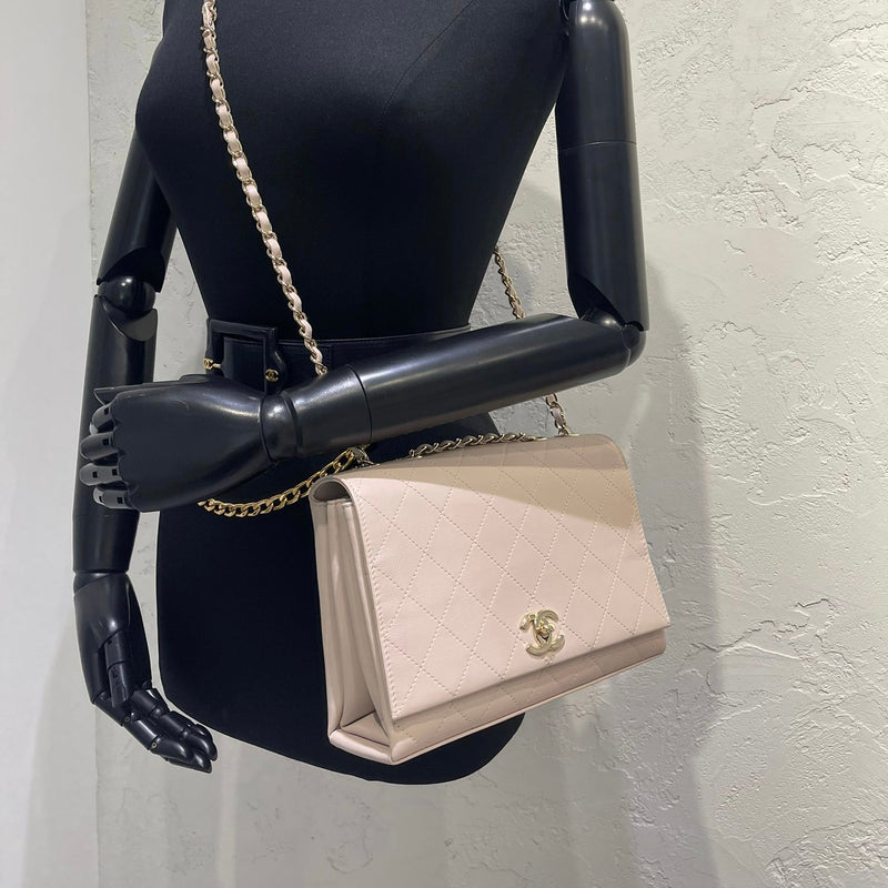 Seasonal SS19 Flap Bag Calfskin Beige GHW