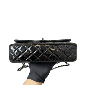 Medium Classic Flap Patent Black SHW