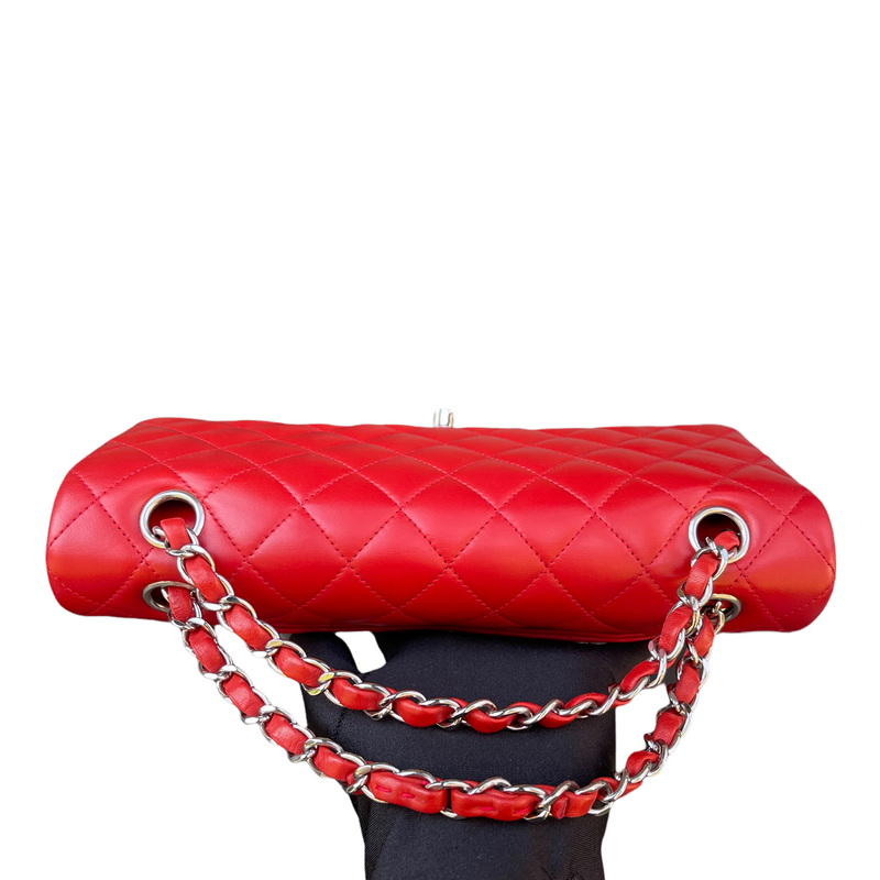 Classic Medium Flap Lambskin Flap Red SHW