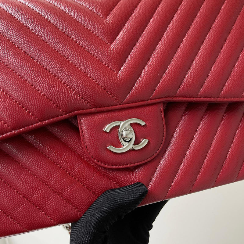 Classic Flap Jumbo Caviar Red Chevron SHW