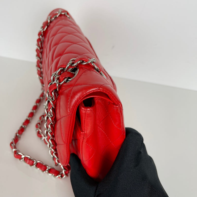 Classic Flap Medium Lambskin Red SHW