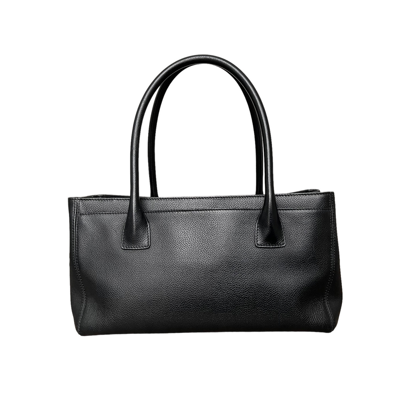Executive Cerf Tote Grained Black SHW