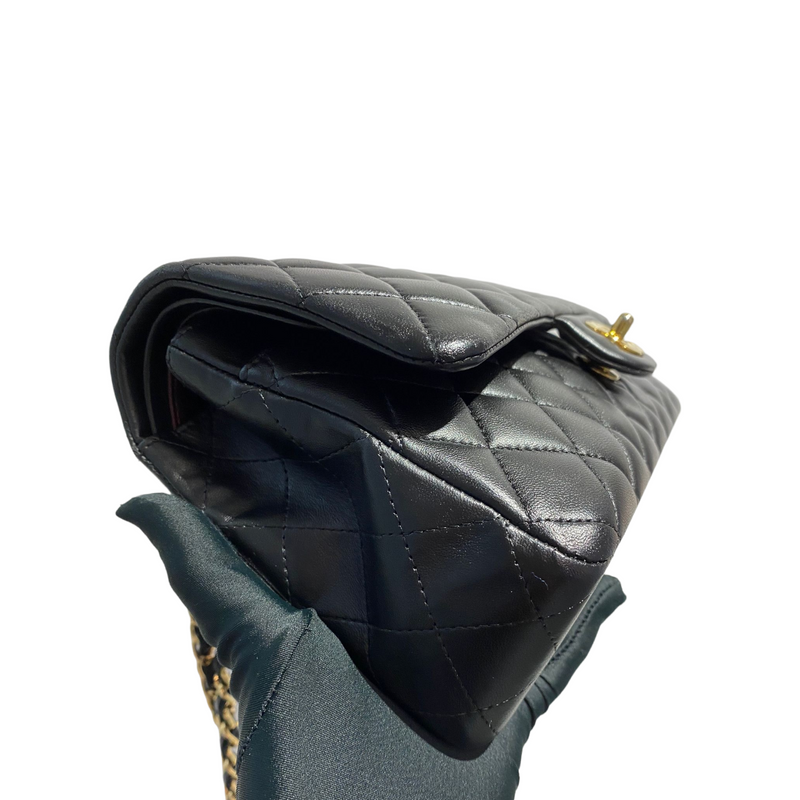 Classic Flap Medium Lambskin Black GHW
