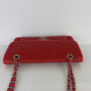 French Riviera Flap Caviar Red SHW