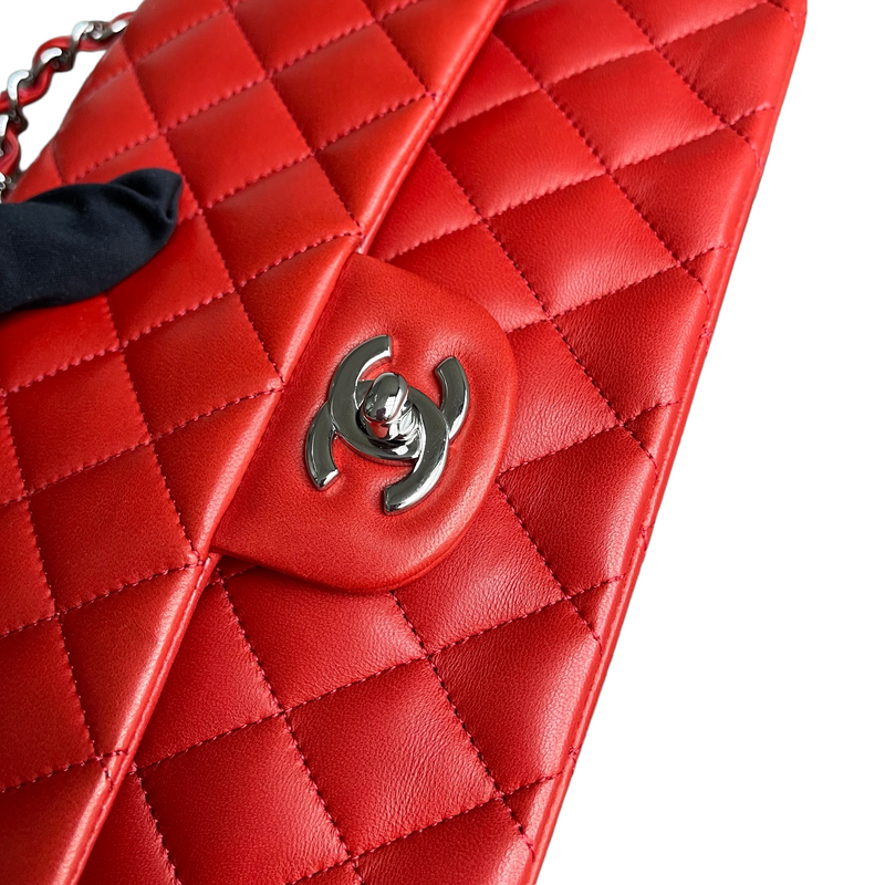 Medium Classic Double Flap Lambskin Red SHW
