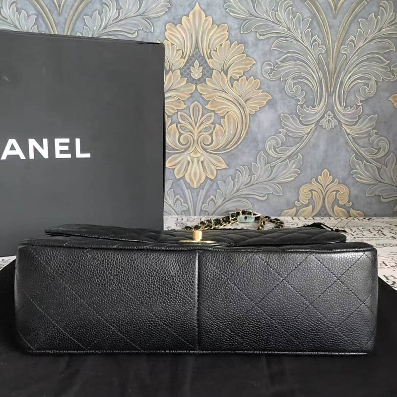 Single Flap Classic Jumbo in Black Caviar with GHW