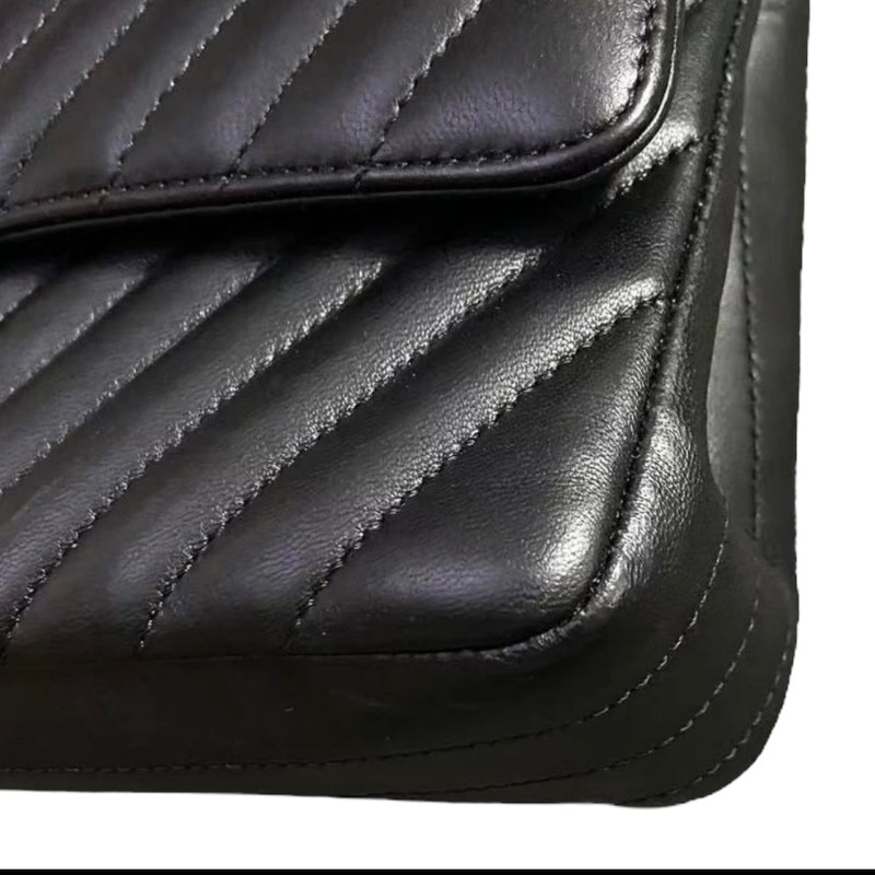 Medium Classic Chevron Calfskin Black GHW