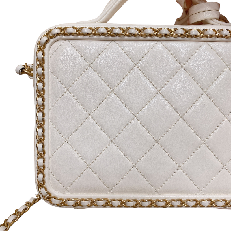 Chanel Caviar Quilted Vanity Case With Chain And Handle White - NOBLEMARS