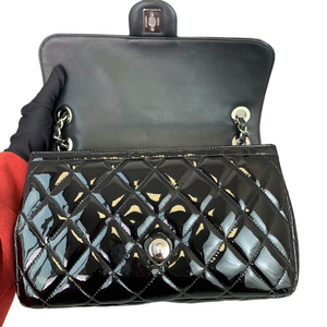 Small rectangle Flap Black Patent SHW