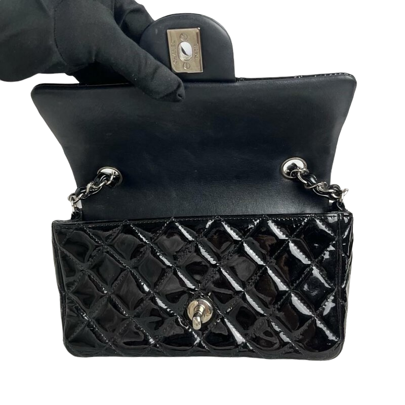 Classic Flap Mini Rectangle Patent Black SHW