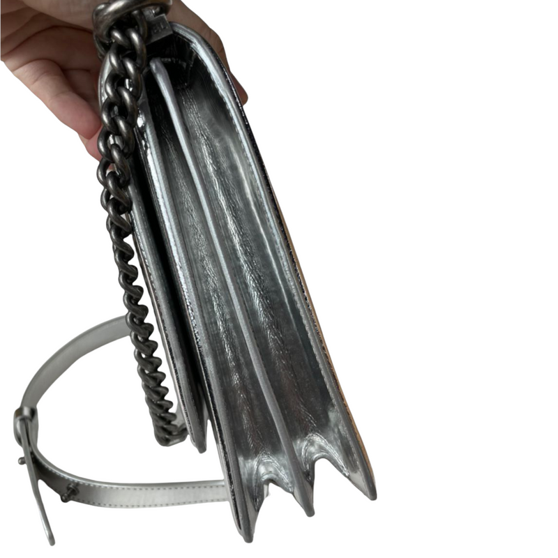 Vertical North South Boy Silver RHW