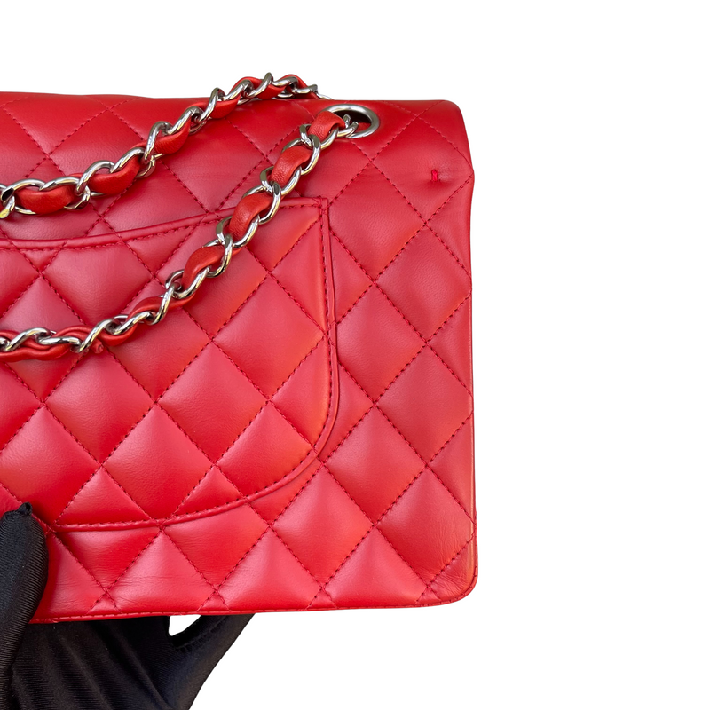 Classic Medium Flap Lambskin Flap Red SHW