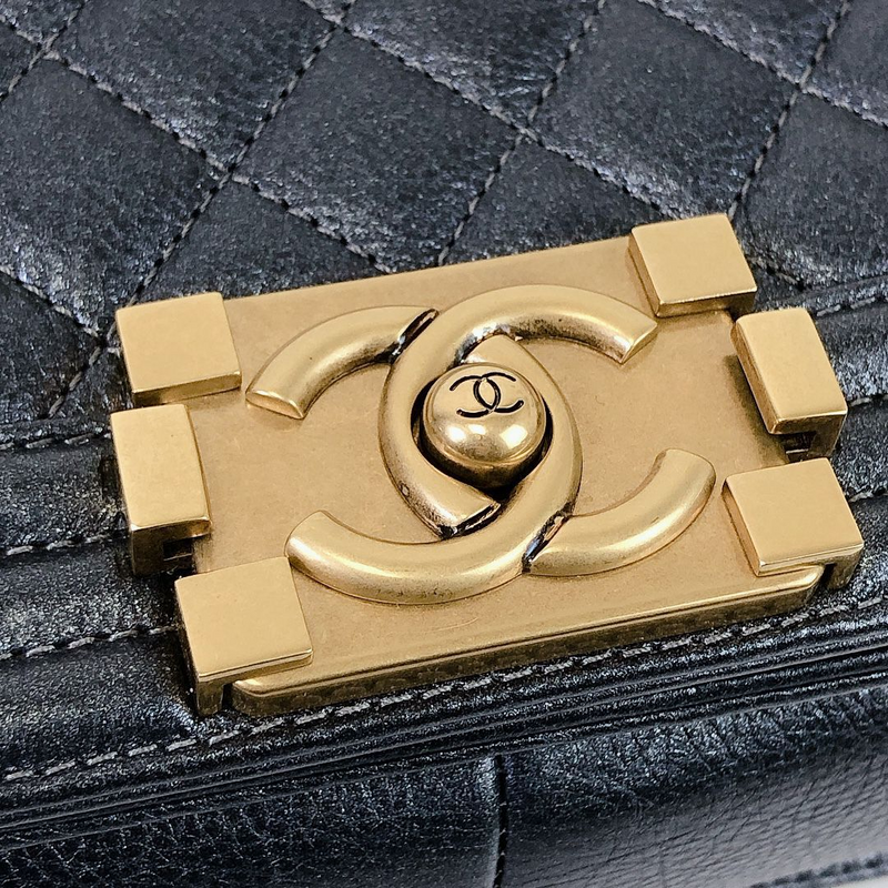 Boy Medium Calfskin Pearl Charcoal GHW