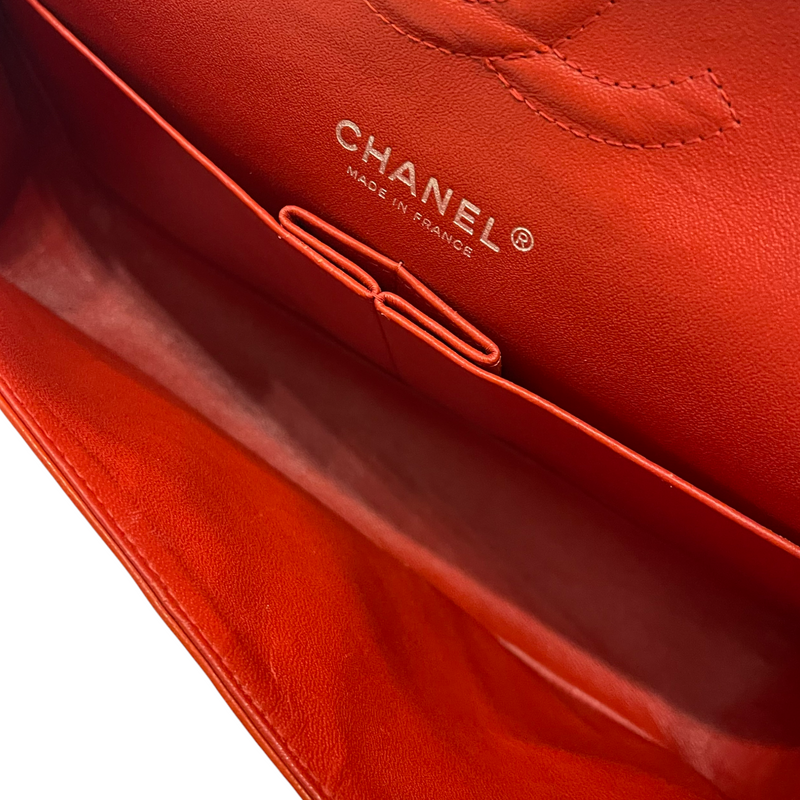 Classic Medium Lambskin Flap Red SHW