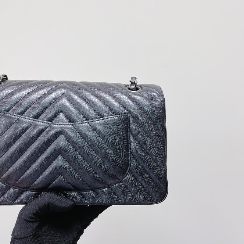Classic Flap Medium Chevron Caviar Black RHW