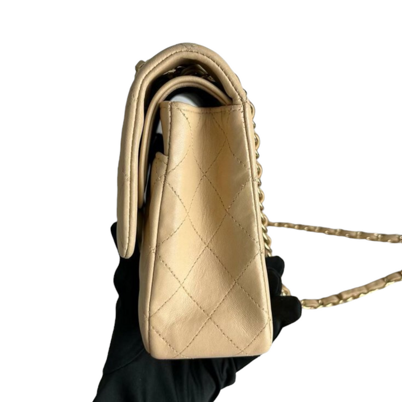 Classic Flap Medium Lambskin Beige GHW