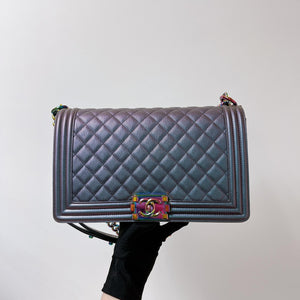 Quilted Caviar New Medium Boy Bag Iridescent Green