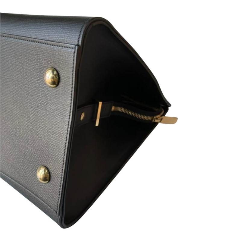 Textured Calfskin Medium Classic Y Black GHW