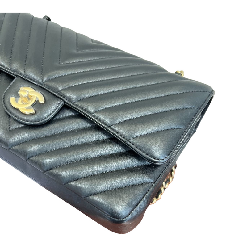 Medium Classic Chevron Calfskin Black GHW