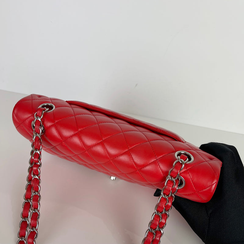 Classic Flap Medium Lambskin Red SHW
