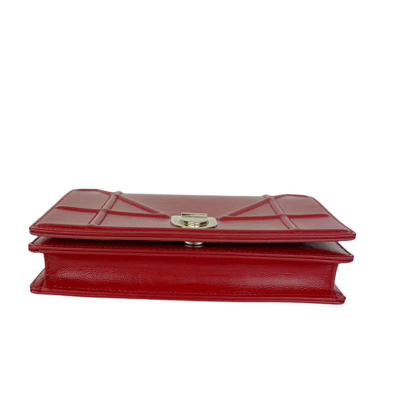 Diorama Wallet On Chain WOC Red