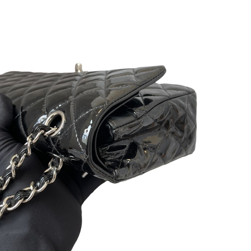 Medium Classic Flap Patent Black SHW
