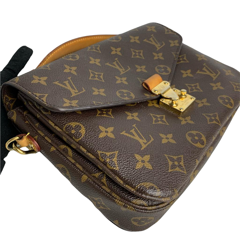 Pochette Metis Leather Monogram GHW