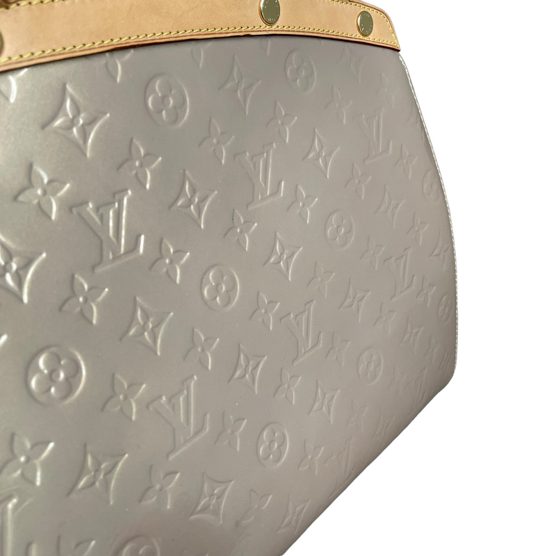 Louis Vuitton Beige Poudre Monogram Vernis Brea Mm Handbag