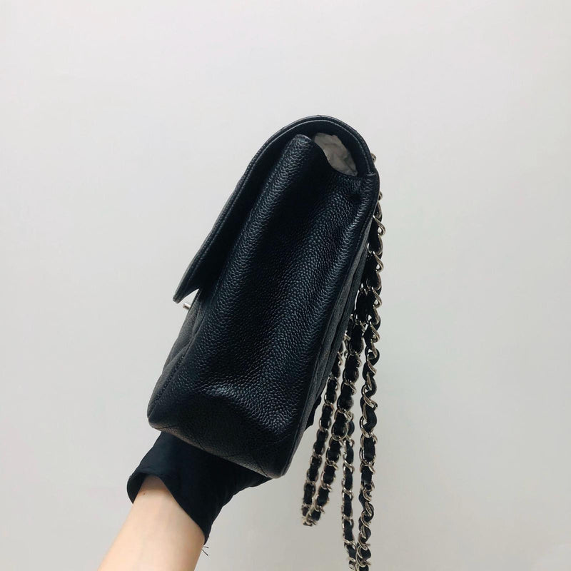 Single Flap Classic Jumbo in Black Caviar with SHW