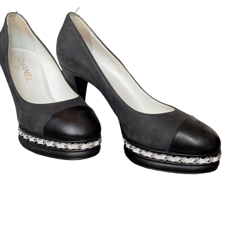 Chain Around Pumps CC Toe Cap Black