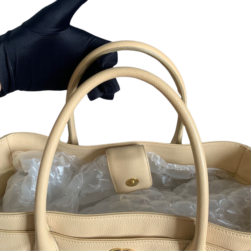 Executive Cerf Tote Caviar Beige GHW