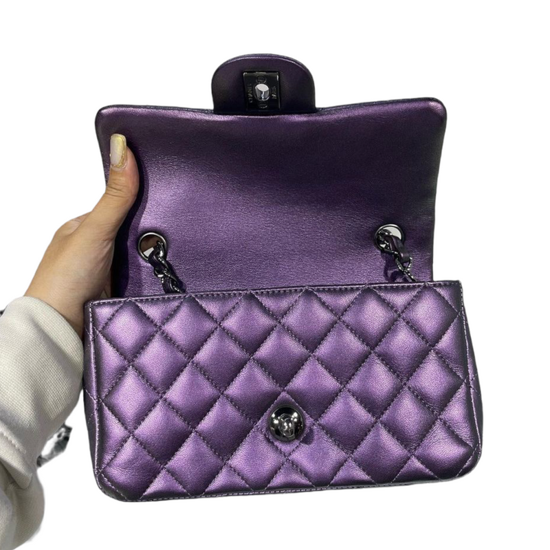 Rectangle Mini Lambskin iridescent Purple SHW